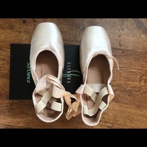 SoDanca Elektra Pointe Shoes